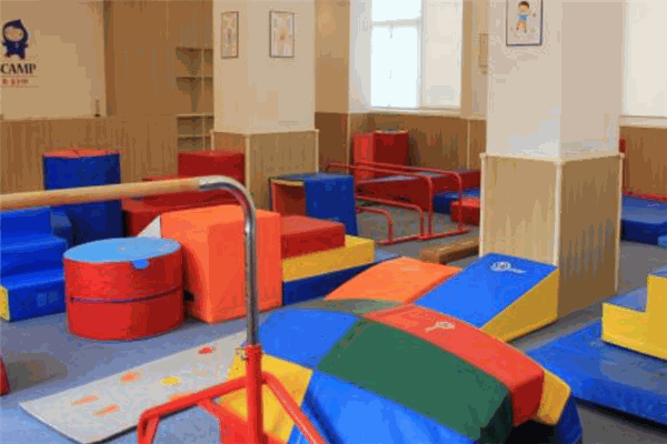 TOTSCAMP美式嬰幼兒早教加盟