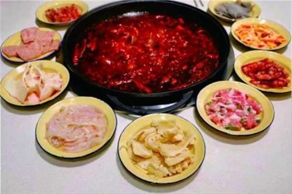 辣也重慶市井火鍋加盟