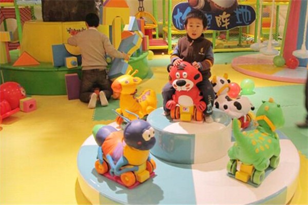 卡卡兔兒童游樂園加盟
