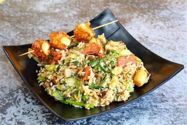 王世榮炸串炒飯加盟