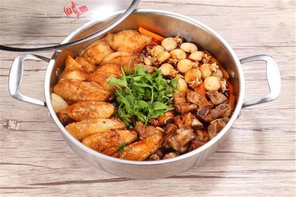 來(lái)御來(lái)三汁燜鍋加盟