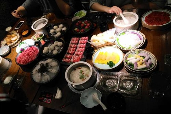 紅日中天豆撈坊加盟