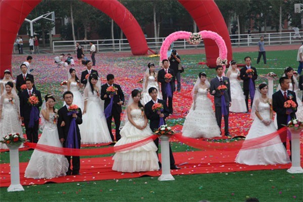 讓愛(ài)有家婚慶加盟