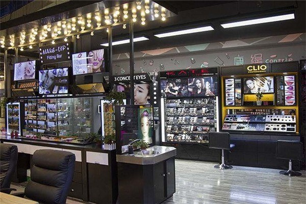新潮風(fēng)暴潮品店加盟