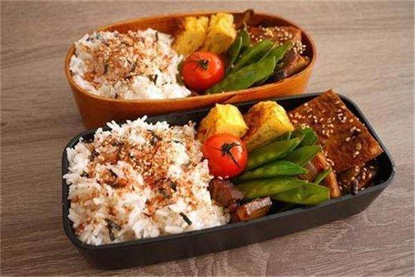 味雅園臺(tái)式快餐加盟