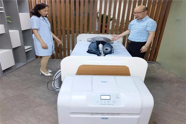銥鳴智能護(hù)理機器人加盟