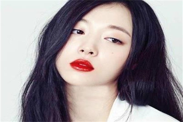 極道之月美容美發(fā)加盟