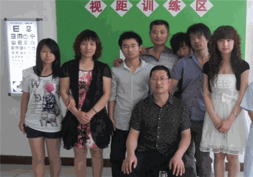 美國(guó)樂百視視力康復(fù)中心加盟