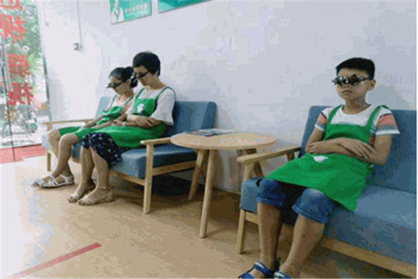 康明思視力矯正加盟
