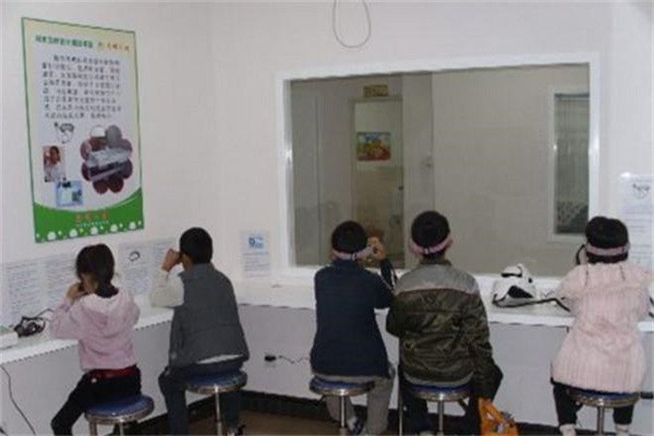 視在人為視力康復(fù)中心加盟