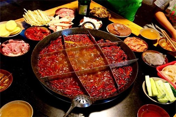 三鍋爭(zhēng)霸火鍋