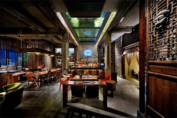 山水間微酒店
