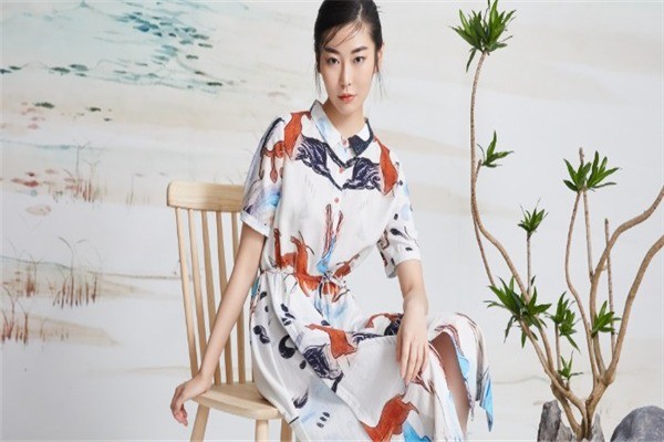依伽依佳女裝