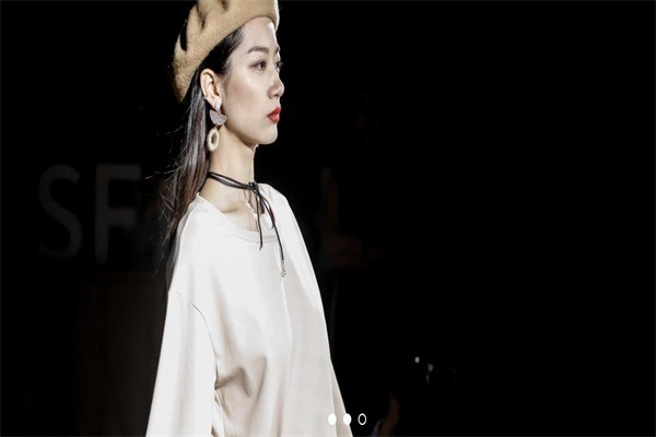 詩萌女裝