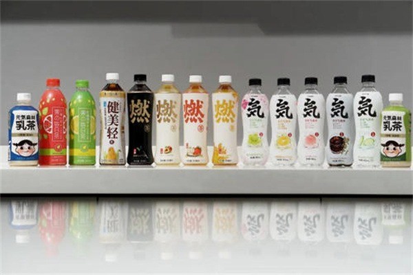 元?dú)馍?/></p><p>2020年7月，元?dú)馍终酵ㄟ^新加坡健康促進(jìn)局(HPB)認(rèn)證，獲得新加坡HCS健康優(yōu)選標(biāo)識(shí)，正式進(jìn)入新加坡主流渠道。</p><p>2020年，雙11購(gòu)物節(jié)天貓和京東水飲品類銷量第一。</p><p>截至2020年11月，元?dú)馍脂F(xiàn)已出口到美國(guó)、澳大利亞、新西蘭、日本、新加坡等40多個(gè)國(guó)家。</p><p><strong>品牌榮譽(yù)：</strong></p><p>2020年8月25日，元?dú)馍謶{借《我們的樂隊(duì)》娛樂營(yíng)銷全案，成功問鼎ADMEN國(guó)際大獎(jiǎng)內(nèi)容營(yíng)銷實(shí)戰(zhàn)金案，并入選品牌100年度案例大獎(jiǎng)。同時(shí)，元?dú)馍帧督痣u百花電影節(jié)》5G直播特別方案，從眾多參評(píng)案例中脫穎而出，斬獲ADMEN國(guó)際大獎(jiǎng)活動(dòng)營(yíng)銷實(shí)戰(zhàn)金案大獎(jiǎng)。</p><p>2020年，元?dú)馍制煜卤焙Ｄ翀?chǎng)酸奶一舉征服多國(guó)美食大師的味蕾，斬獲比利時(shí)國(guó)際風(fēng)味暨品質(zhì)評(píng)鑒所頒發(fā)的世界頂級(jí)美味拿下4塊頂級(jí)美味獎(jiǎng)?wù)隆?/p><p>2020年10月26日，國(guó)內(nèi)知名財(cái)經(jīng)媒體《第一財(cái)經(jīng)》在上海舉辦”2020金字招牌暨新國(guó)貨榜單發(fā)布會(huì)”，元?dú)馍謽s獲“年度國(guó)民新國(guó)貨大獎(jiǎng)”。</p>
                </div>
                <div   id=