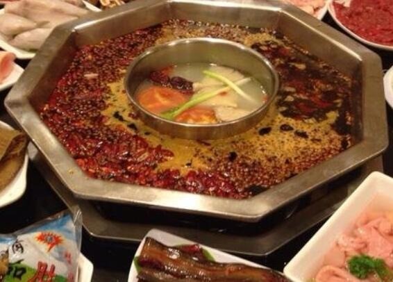 重慶孔亮鱔魚(yú)火鍋
