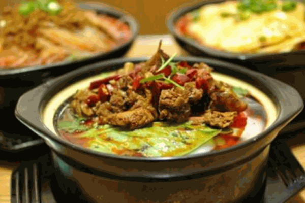 聚煲盆