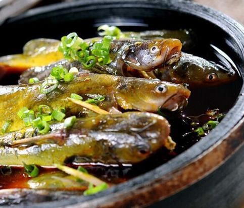 魚(yú)吉祥云南蒸汽石鍋魚(yú)