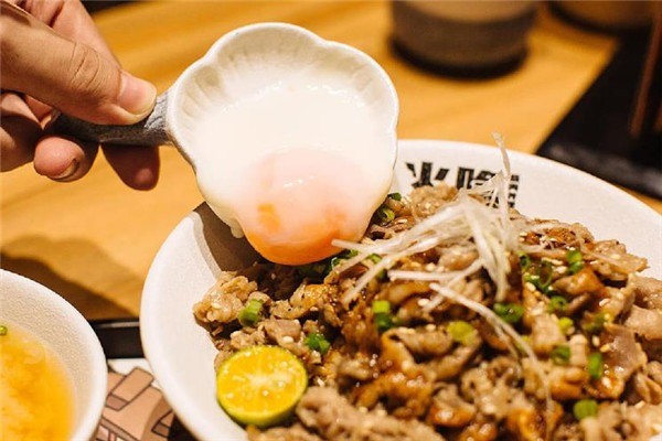 火隱燒肉丼飯