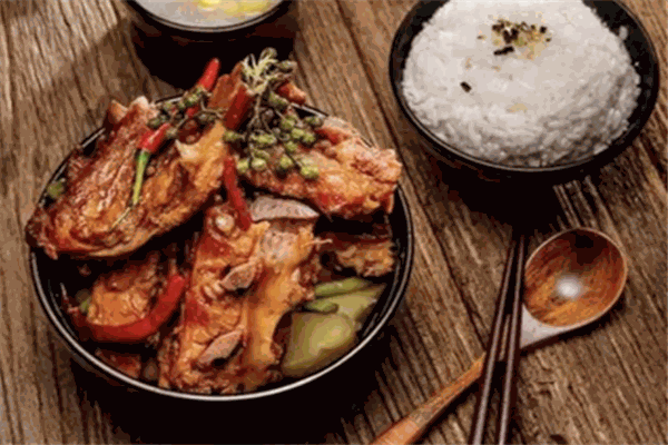 骨轆轆辣骨飯