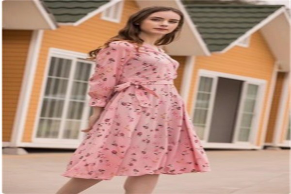 熱點(diǎn)服飾加盟