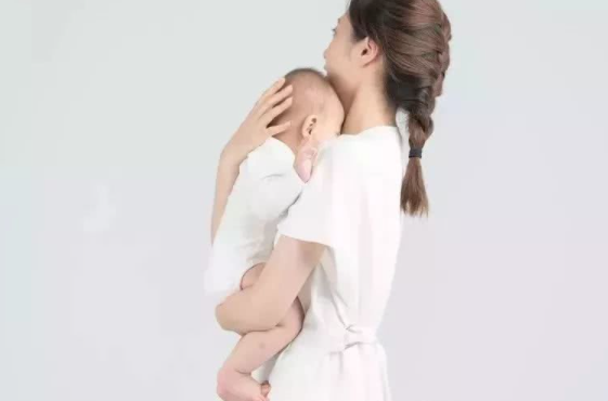 彩爾月嫂