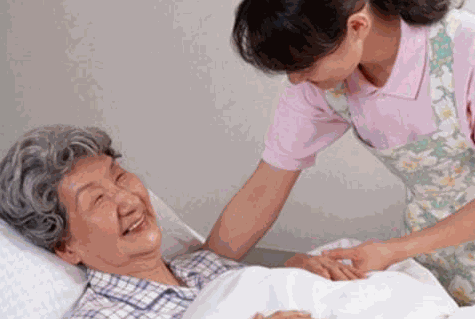 彩爾月嫂