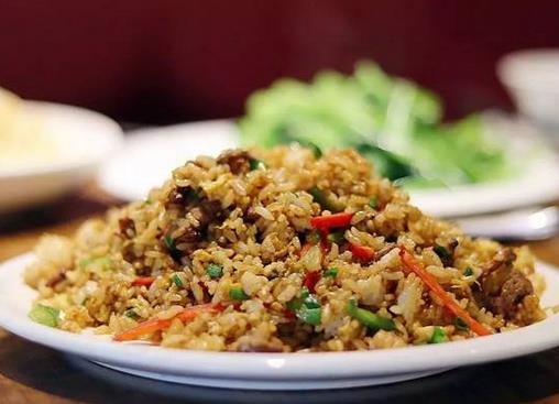 牛肉拌飯