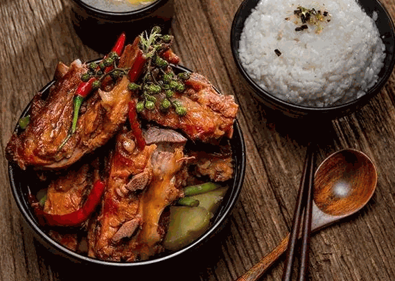 辣曉骨辣骨飯