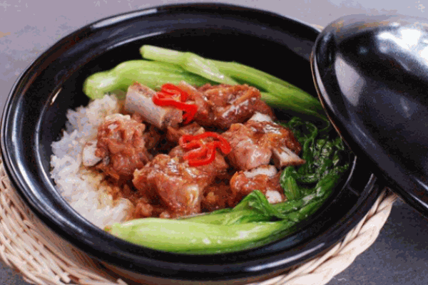 紅云煲仔飯