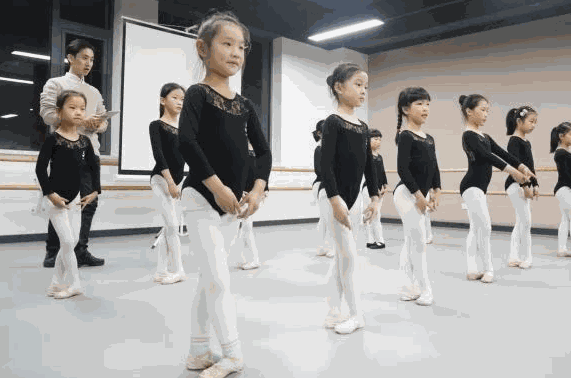 悅舞芭蕾舞培訓(xùn)中心