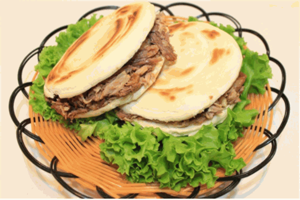 小饃人肉夾饃