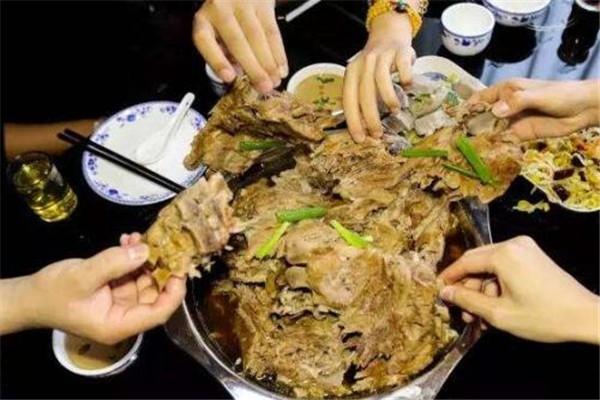 鄰大媽骨頭鍋