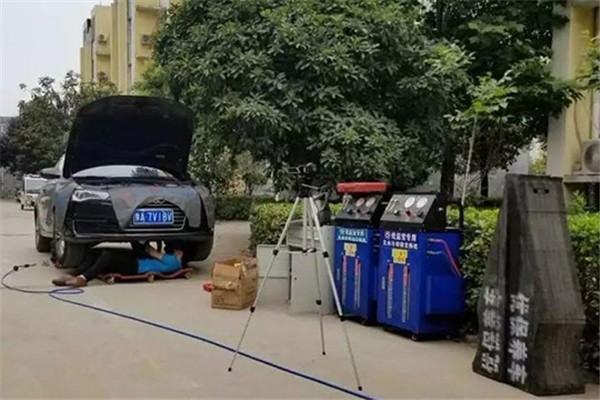 優(yōu)保小哥汽車保養(yǎng)加盟