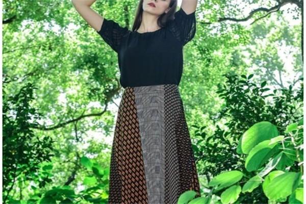 百詩(shī)雅蘭女裝加盟