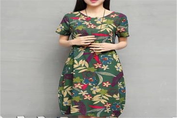 俏帛女裝加盟