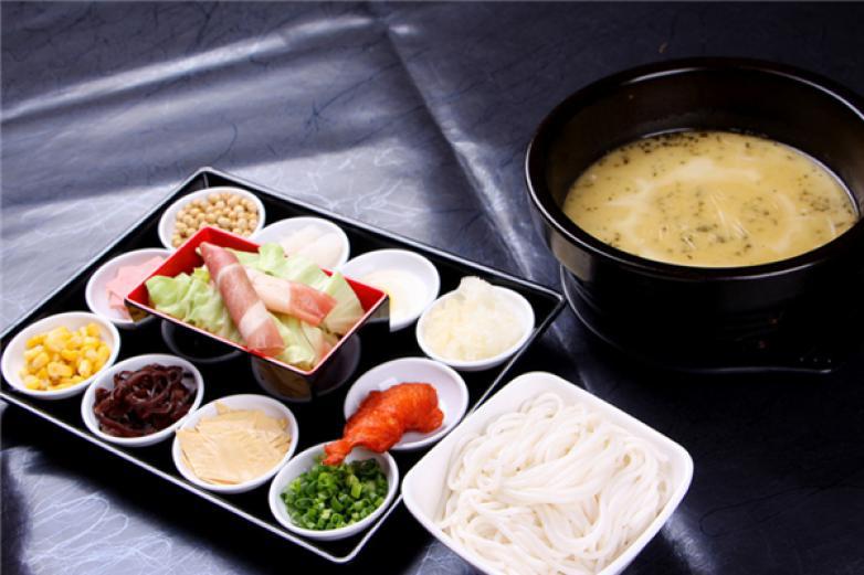 橋上郎米線(xiàn)