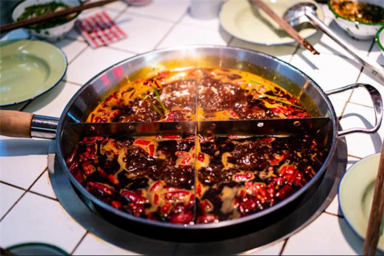 兩個(gè)慶火鍋
