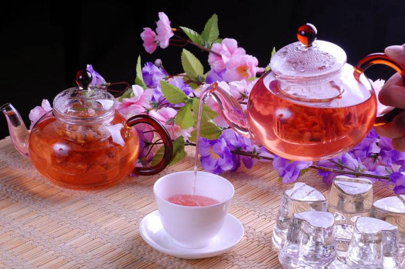 她喜愛花草茶
