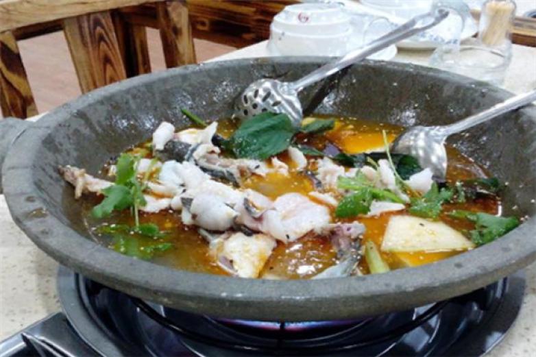 天府石鍋魚
