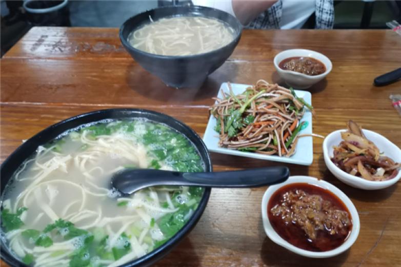 喔喔老雞湯