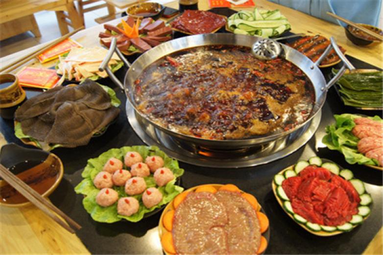 憶春秋肥?；疱?/></p><p>多年的實(shí)踐，運(yùn)用現(xiàn)代企業(yè)制度形成了一整套科學(xué)的管理體制，為企業(yè)的發(fā)展奠定了堅(jiān)實(shí)的基礎(chǔ)</p><p>擁有高素質(zhì)的服務(wù)團(tuán)隊(duì)，在較短的時(shí)間內(nèi)取得顧客的信任</p><p>憶春秋肥?；疱亴⑽覀兊姆?wù)理念傳達(dá)給顧客；健全的組織陣容，滿足加盟商多元需求</p><p>以