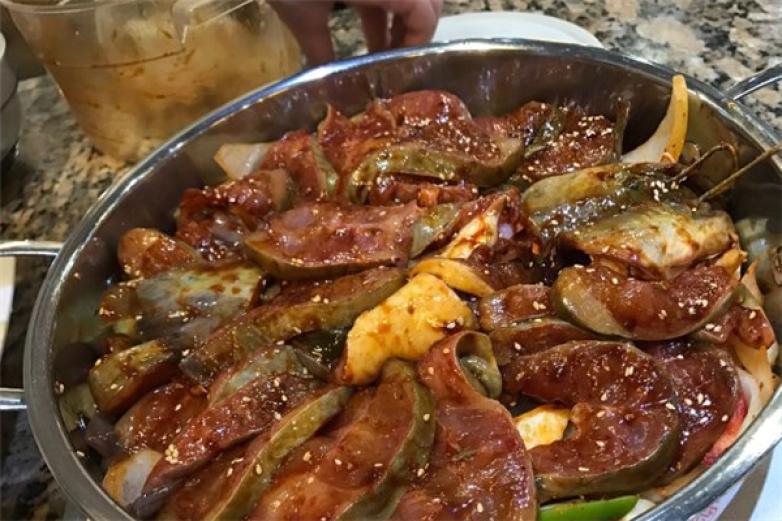 鮰魚燜鍋