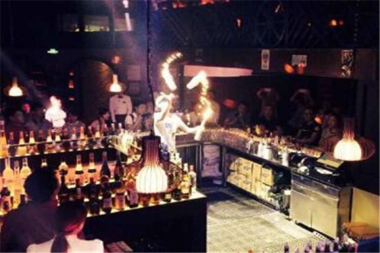 女王酒吧