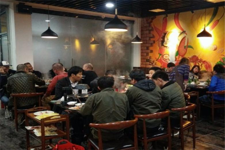 獨一風木桶噴泉火鍋