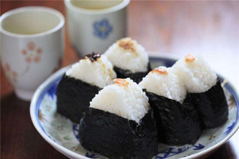 啊呦飯團