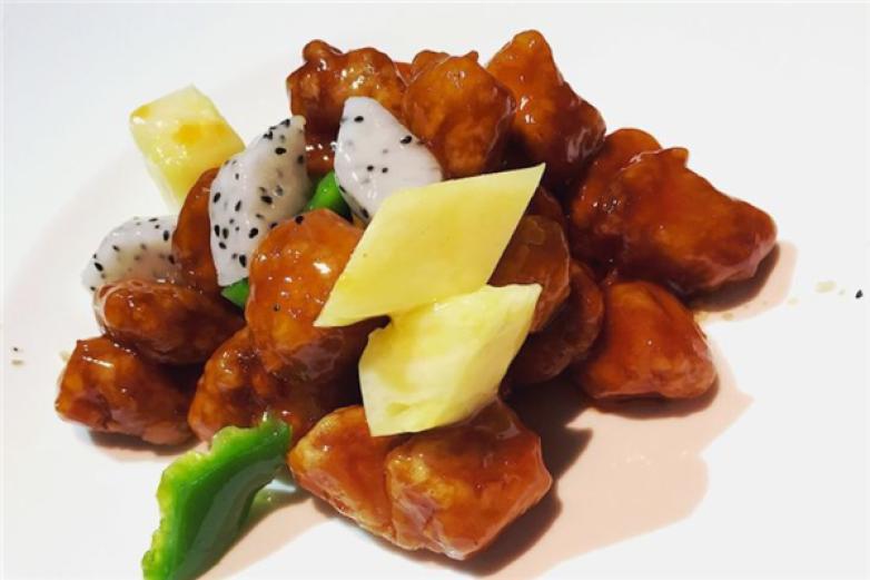 煲飯?zhí)弥胁?/></p><p>煲飯?zhí)弥胁鸵浴熬G色、美味、舒適、品位”為主題，為您提供中式全餐美味，9大系列，百種單品，市場(chǎng)適應(yīng)性強(qiáng)、產(chǎn)品組合多樣，廣泛經(jīng)營(yíng)空間廣泛且利好！代理煲飯?zhí)弥胁?，?yán)格的商圈保護(hù)政策、的退出機(jī)制，讓每一位加盟者無(wú)顧慮，安心奔錢(qián)程</p><p>民以食為天，餐飲行業(yè)是真正的朝陽(yáng)行業(yè)，想要?jiǎng)?chuàng)業(yè)的你，千萬(wàn)不要錯(cuò)過(guò)</p><p>煲飯?zhí)弥胁拓S富的食材，海量的品種，自由簡(jiǎn)便的搭配，時(shí)尚品牌的魅力能吸引人們主動(dòng)去關(guān)注，煲飯?zhí)弥胁陀狭爽F(xiàn)代人追求健康、追求效率、追求時(shí)尚的個(gè)性，很容易吸引一批嘗鮮的人，這種口口相傳的活廣告，威力巨大，為煲飯?zhí)弥胁图用松痰某晒κ聵I(yè)提供了強(qiáng)有力的扶持</p><p></p>
                </div>
                <div   id=