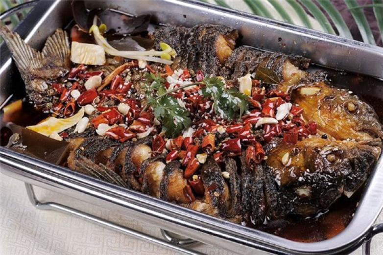 魚(yú)偵炭烤魚(yú)