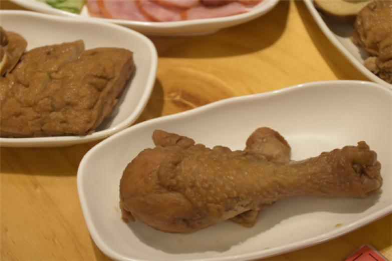 旦寶鹵肉飯