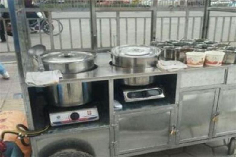 酸辣粉小吃車